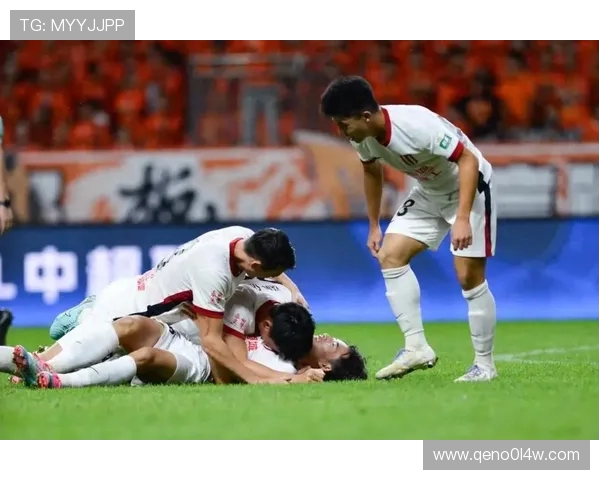 西南德比大胜助力蓉城稳固争冠位置 继续迈向辉煌 西南德比大胜助力蓉城稳固争冠位置 继续迈向辉煌